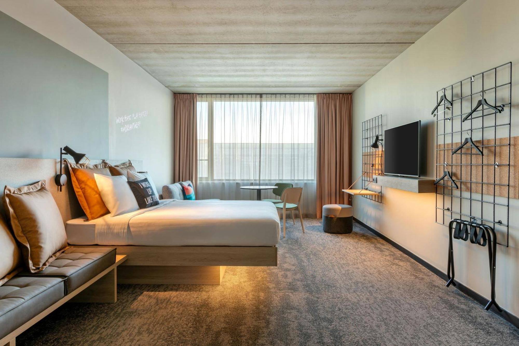Moxy Antwerp Hotel Exterior photo